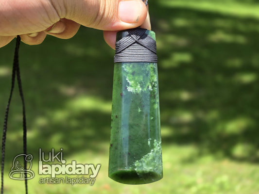 Pounamu Jade Toki Pendant — New Zealand Greenstone, Large
